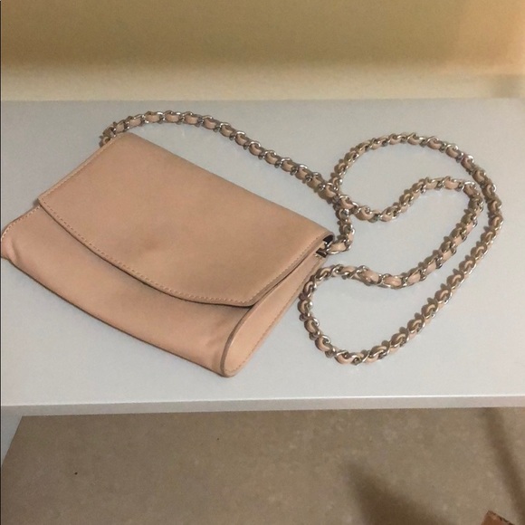 Forever 21 Handbags - Nude Crossbody forever21 Forever 21 Handbags - Nude Crossbody forever21